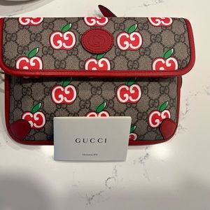 Women’s gucci waist bag